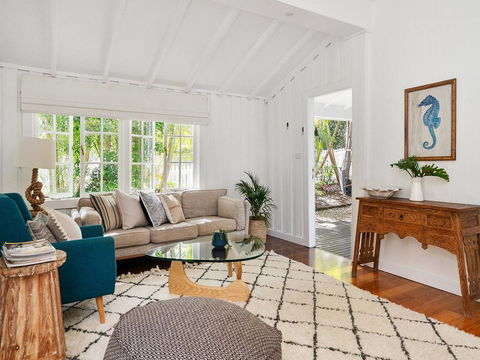 A PERFECT STAY - San Juan Surfers Cottage - Accommodation Bookings 1