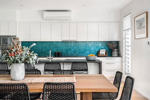 A PERFECT STAY - Shore Beats Work - Accommodation Bookings 0