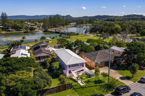 A PERFECT STAY - Sunset Beach - Riverside - Accommodation Bookings 2