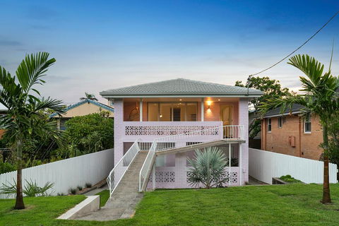 A PERFECT STAY - Sunset Beach - Surfside - Accommodation Bookings 1