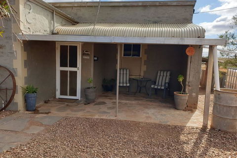 A Real Bush Retreat. Kangas, Emus & Starry Skies. - Accommodation Bookings 2