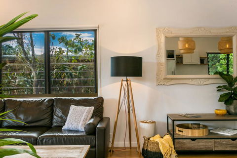 A SWEET ESCAPE - Alcorn House - Accommodation Bookings 1