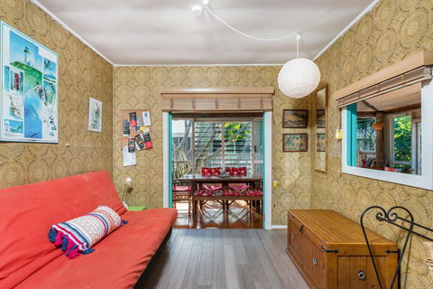 A SWEET ESCAPE - Beachcombers Cottage Beachfront - Accommodation Bookings 3