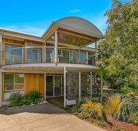 A Wave From it All - Accommodation Bookings