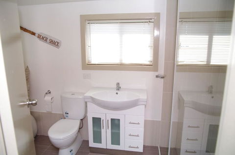AAA Views, 2 View Street - Accommodation Bookings 3