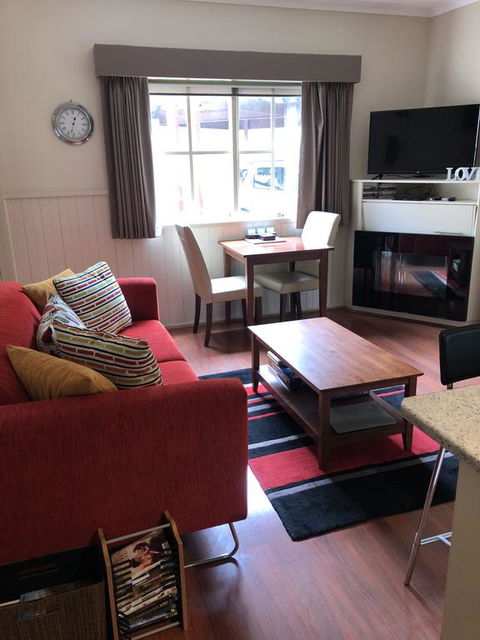 About Time Retreats- Studio Three - Accommodation Bookings 3