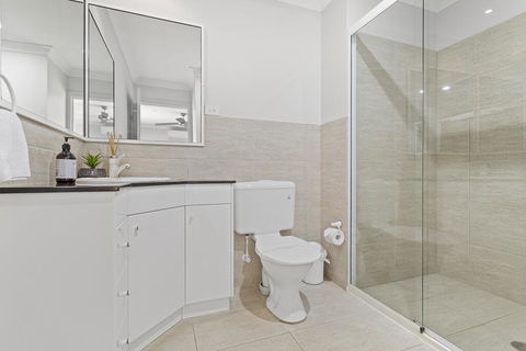 Above And Beyond - Beautiful Home With Pool - Accommodation Bookings 3