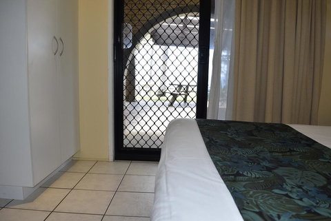 ABSOLUTE BEACH FRONT MACKAY - Comfort Resort Blue Pacific - Accommodation Bookings 2