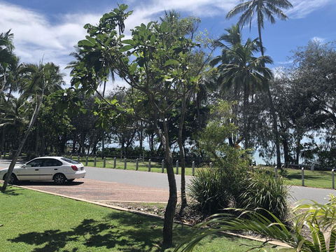 Absolute Beachfront - Accommodation Bookings 3