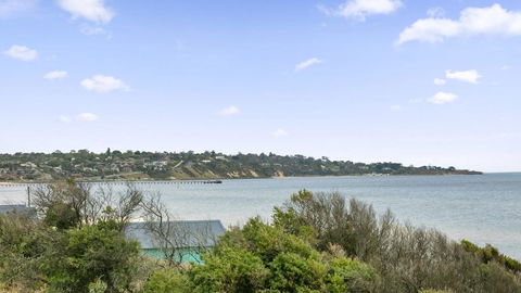 ABSOLUTE BEACHFRONT - FRANKSTON - Accommodation Bookings 1