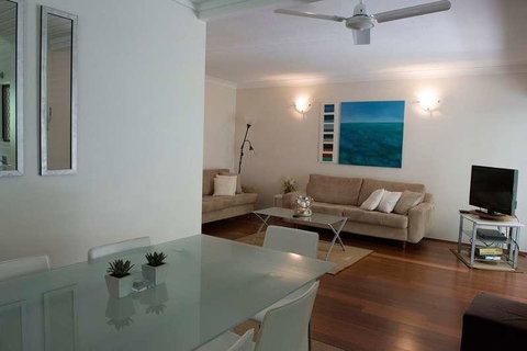Absolute Beachfront - Mooloolaba - Accommodation Bookings 2