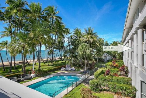 Absolute Beachfront Apt. In Alamanda Beachfront Resort (14) - Accommodation Bookings 3