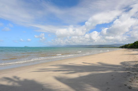 ABSOLUTE BEACHFRONT BLISS @ NEWELL BEACH - Accommodation Bookings 1