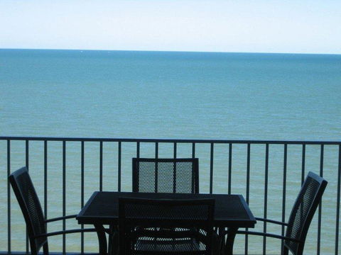 Absolute Beachfront With Million Dollar Views - Accommodation Bookings 0