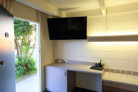 Absolute Lakes Entrance Motel - Accommodation Bookings 3