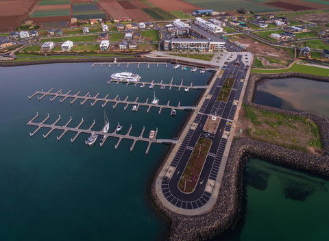 Absolute Waterfront Apt 319 Lighthouse - Accommodation Bookings 2