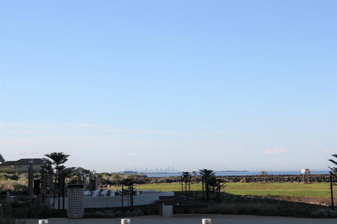 Absolute Waterfront Apt 319 Lighthouse - Accommodation Bookings 0