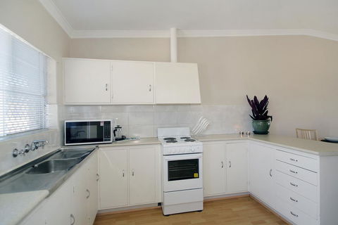 Acacia Holiday & Business Stay - Accommodation Bookings 2