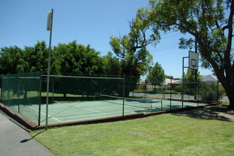 Acclaim Kingsway Tourist Park - Accommodation Bookings 3