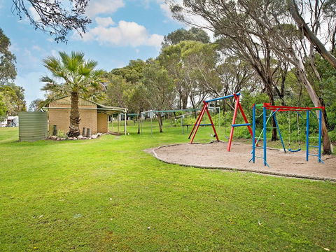 Acclaim Pine Grove Holiday Park - Accommodation Bookings 3