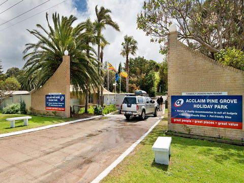 Acclaim Pine Grove Holiday Park - Accommodation Bookings 0