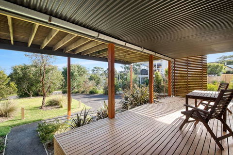 Acqua Vista - Water View, Fireplace, Walk To Beach - Accommodation Bookings 3