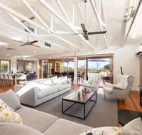 Acqua Vista - water view fireplace walk to beach - Accommodation Bookings