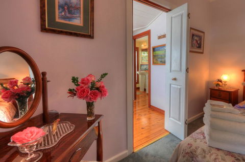 Addlestone House Bed And Breakfast - Accommodation Bookings 2