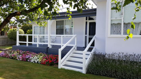 Addlestone House Bed And Breakfast - Accommodation Bookings 0