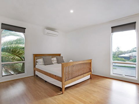 Adelaide Holiday Homes - Accommodation Bookings 0
