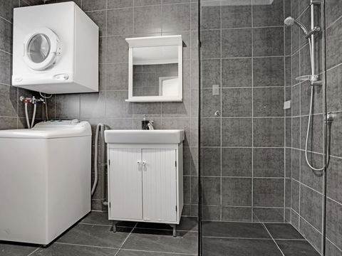 Adelaide Holiday Homes - Accommodation Bookings 3