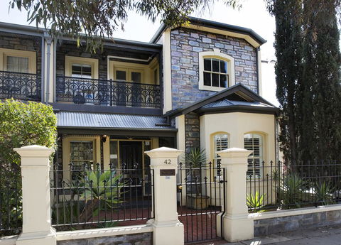 Adelaide Mackinnon - Accommodation Bookings 0