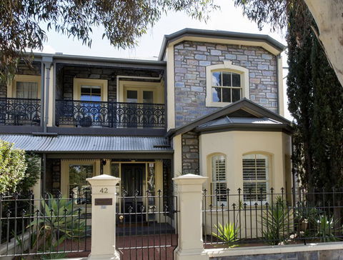 Adelaide Mackinnon - Accommodation Bookings 1