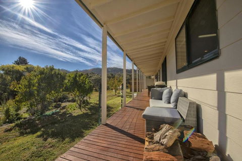 East Jindabyne- Cavallino 4 Bedroom Home - Accommodation Bookings 0