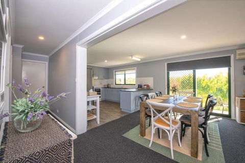 East Jindabyne- Cavallino 4 Bedroom Home - Accommodation Bookings 2