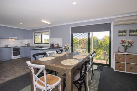 East Jindabyne- Cavallino 4 Bedroom Home - Accommodation Bookings 3