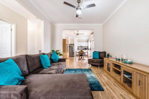 Discover Your Perfect Getaway In Laverton - Accommodation Bookings 0