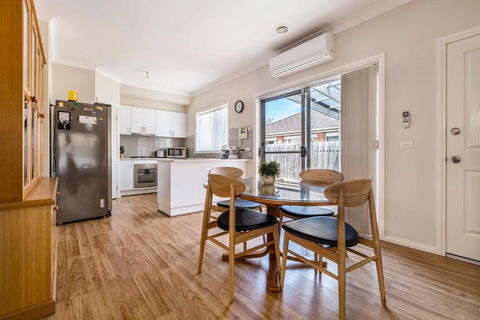 Discover Your Perfect Getaway In Laverton - Accommodation Bookings 2