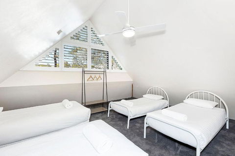 Eagle Bay Beach Lodge - 1 Street Back From Stunning Eagle Bay! - Accommodation Bookings 2