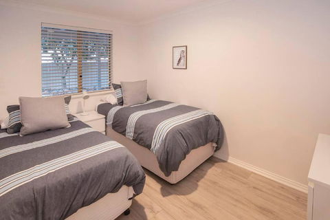 Eagle Bay Summerhaus - Accommodation Bookings 4