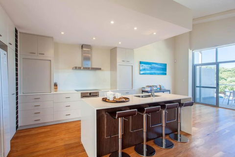 Eagle Escape I Private Properties - Accommodation Bookings 4