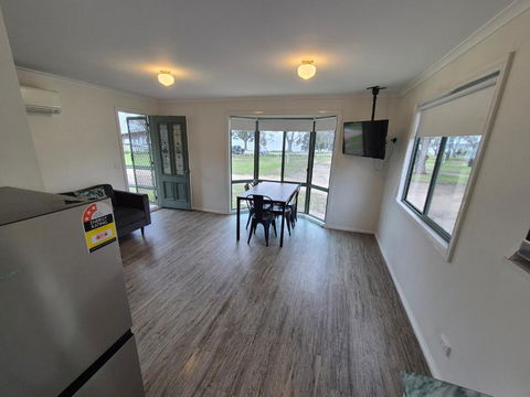 Eagle Point Caravan Park - Accommodation Bookings 4