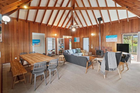 Eagle View - Accommodation Bookings 4