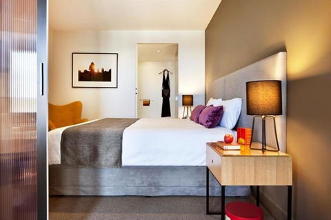 East Hotel And Apartments - Accommodation Bookings 4
