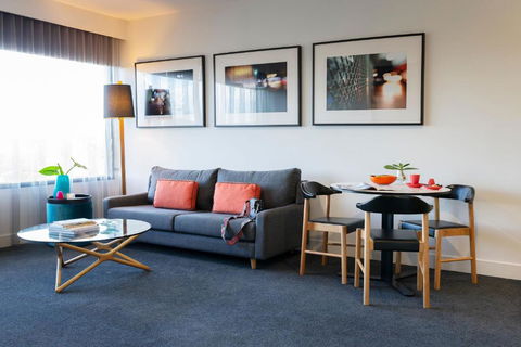 East Hotel And Apartments - Accommodation Bookings 2