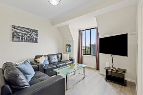 East Perth Apartment With Free Wi-Fi And Parking - Accommodation Bookings 0