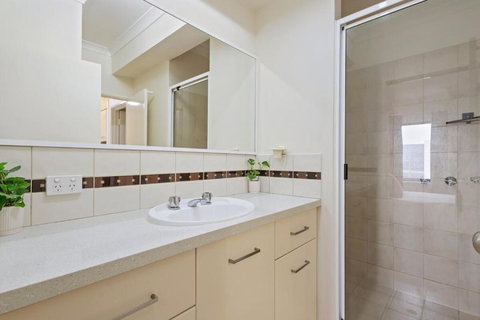East Perth Apartment With Free Wi-Fi And Parking - Accommodation Bookings 4