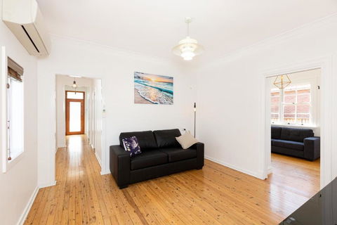 Ellemjays - Accommodation Bookings 4