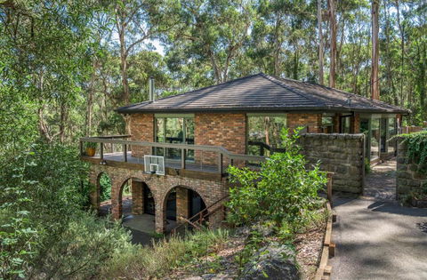 Elliott Lodge - Getaway For The Whole Family/pets - Accommodation Bookings 0