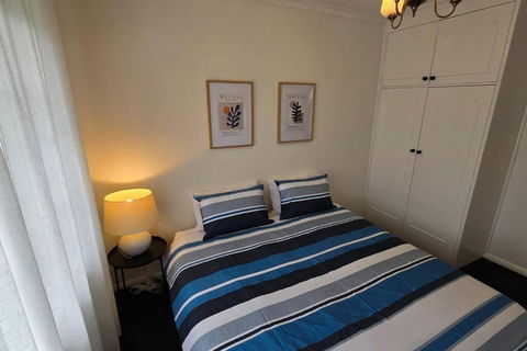 Elsternwick Easy Living - 2 Bedroom Sleeping 4 - Accommodation Bookings 1